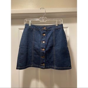 FOREVER 21 Jean Button Skirt Size: M
